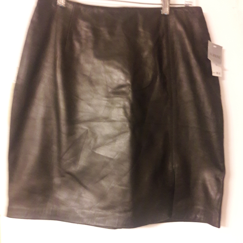 Alfani sz 10 100% leather skirt NWT